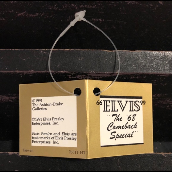 THE ASHTON-DRAKE “ELVIS” Lifetime of a Legend Doll - Picture 6 of 9